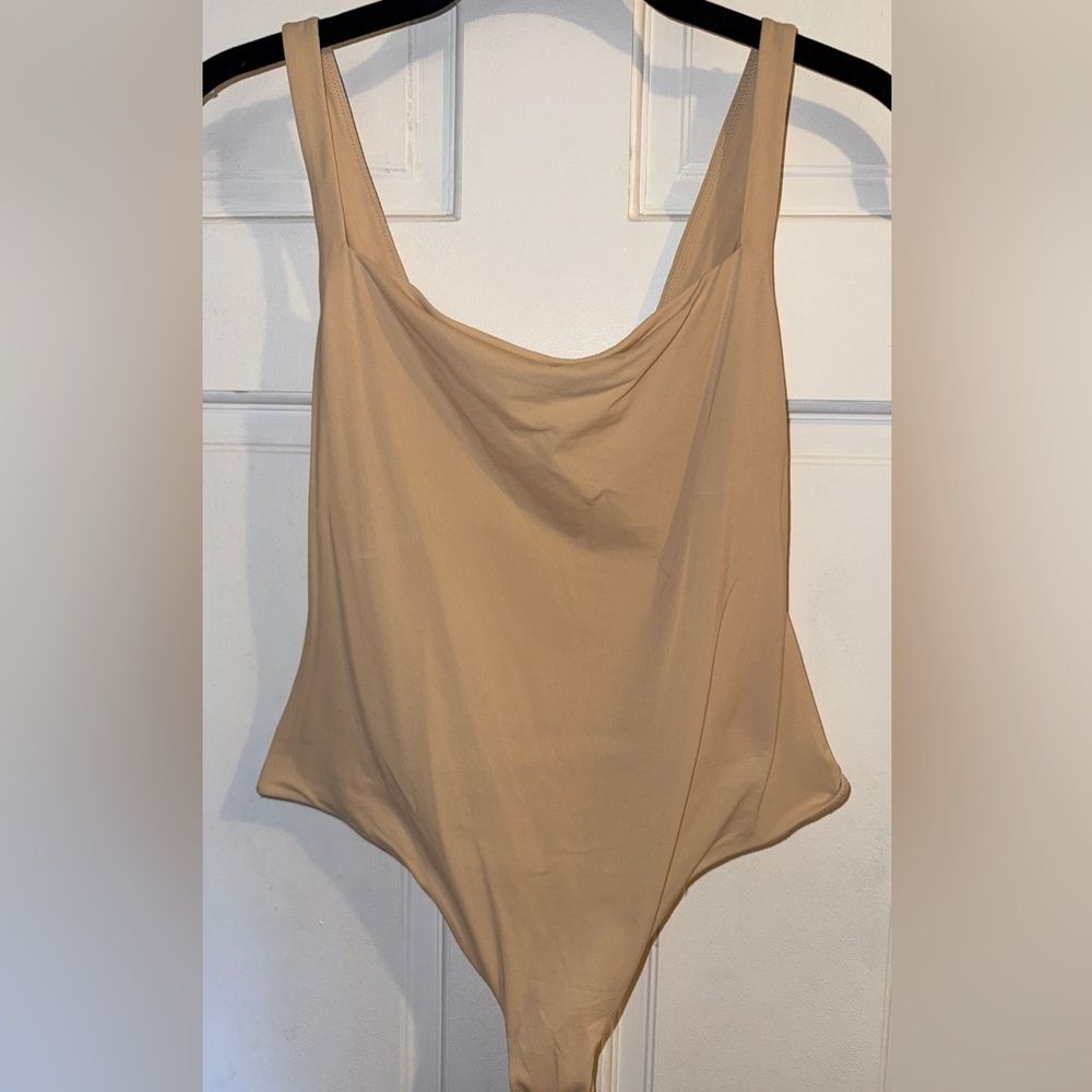 SKIMS Fits Everybody Square Neck Bodysuit Sand Medium NWOT